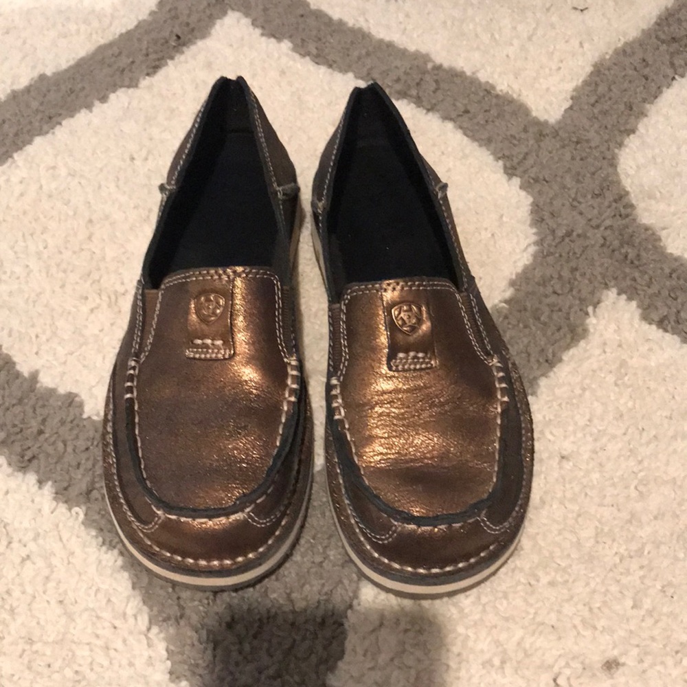 Ariat cruisers